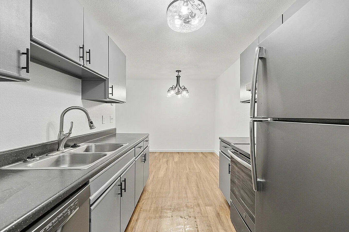 Sheridan Lake Apartments — Photo 3