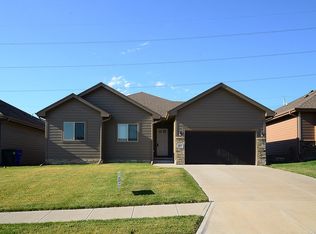 16417 Heather St, Omaha, NE 68136