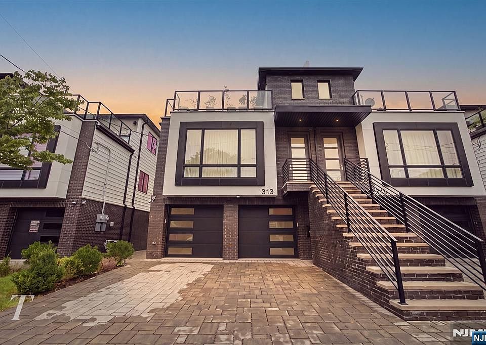 1st image of 313 8th St #1