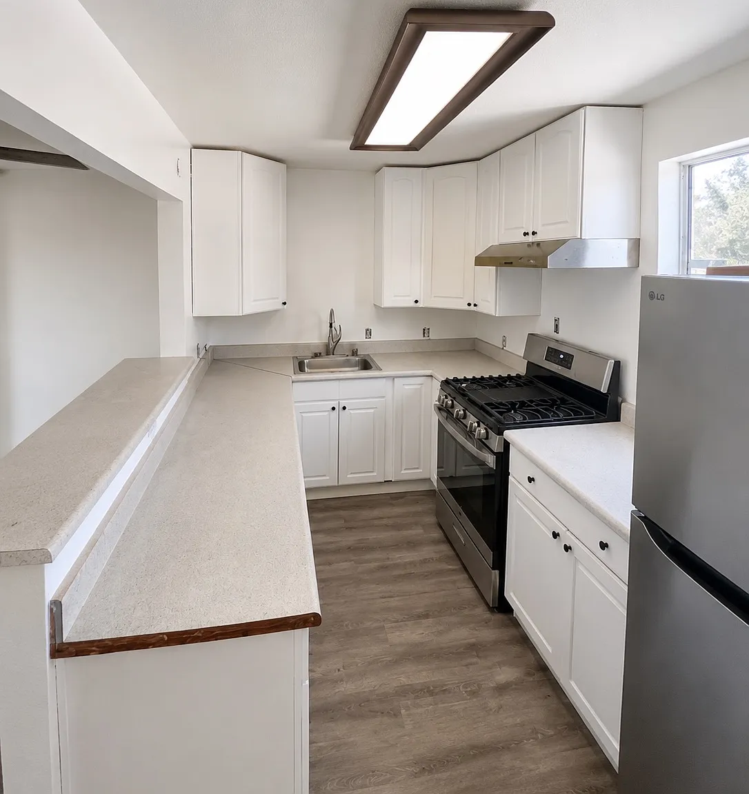 2345 E Jewett St — Photo 4