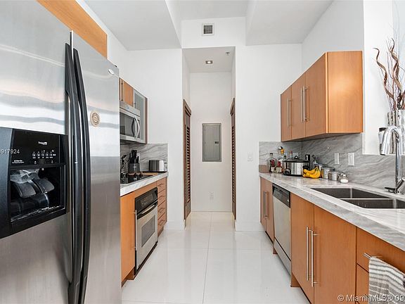 5th image of 335 S Biscayne Blvd Ph Uph07