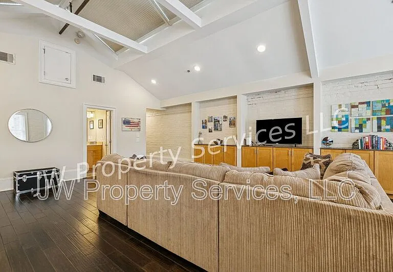 339 Carondelet St #4F — Photo 4
