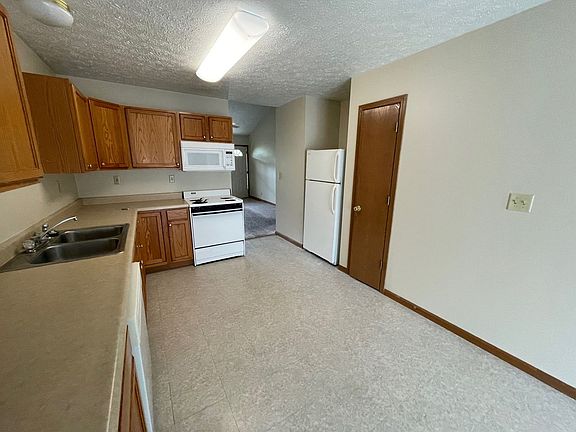 5th image of 3028 Butterfield Ct Unit B