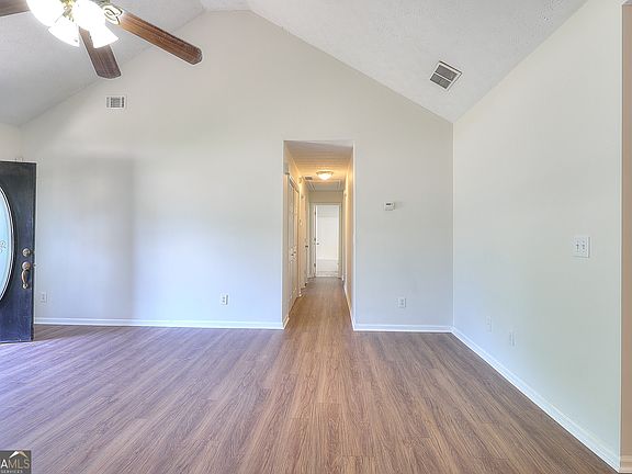 4th image of 1022 Carriage Way