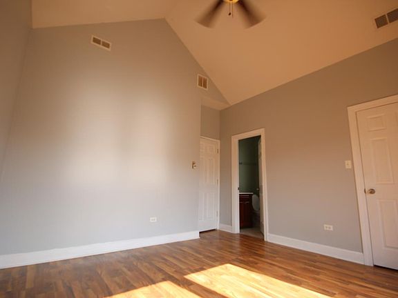 5th image of 2923 W Arthington St #301