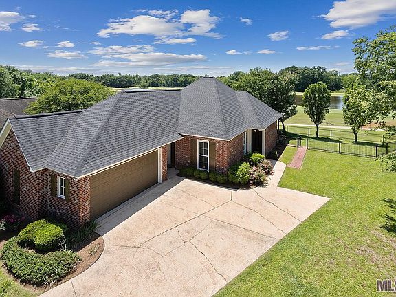 4th image of 22737 Beaver Cove Ct