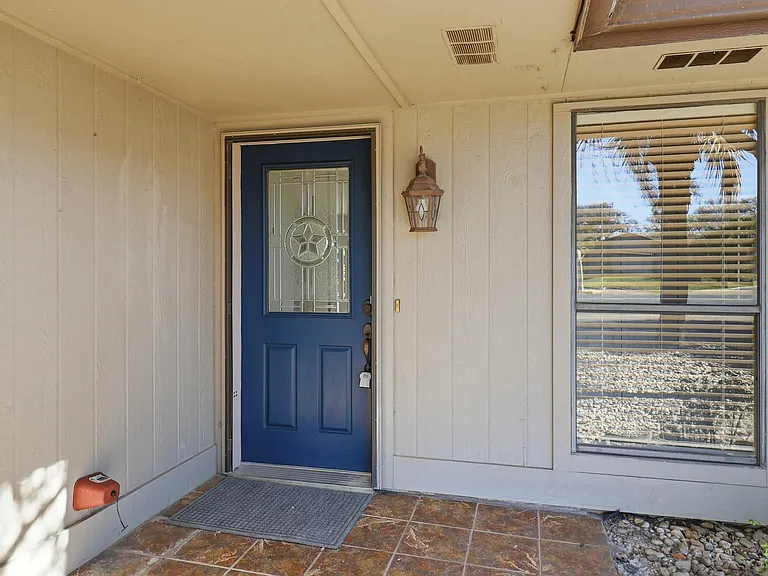 100 Bay Point Dr #3 — Photo 3