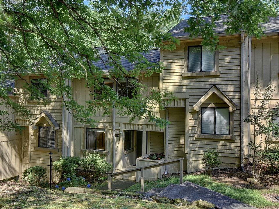 1st image of 210 Harbor Cove Dr