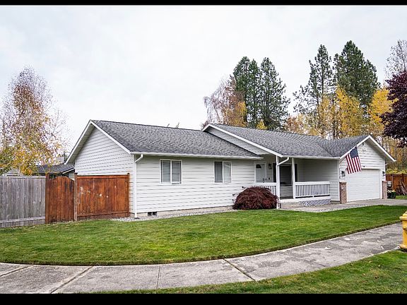 2nd image of 1118 Karen Ave