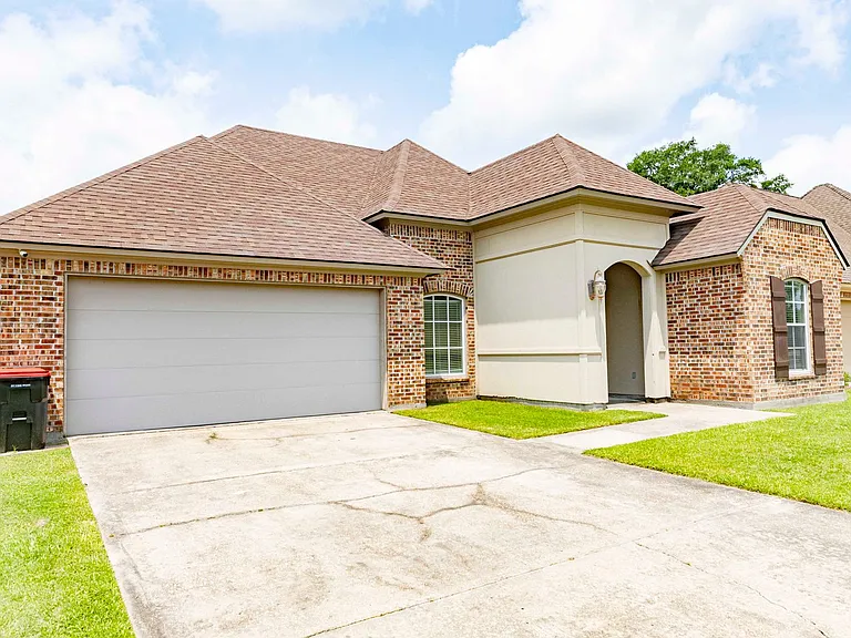 308 Forest Creek Dr #100 — Photo 2