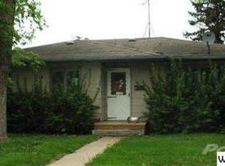 719 E 2nd St, Redwood Falls, MN 56283