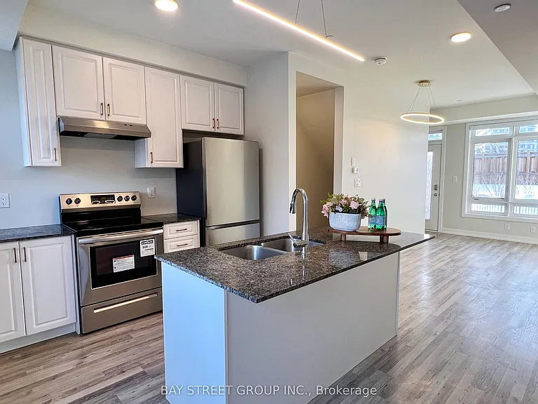 370 Red Maple Rd #13 — Photo 10