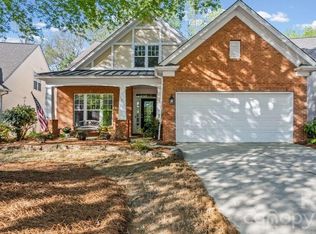 6913 Saranac Ln, Matthews, NC 28105