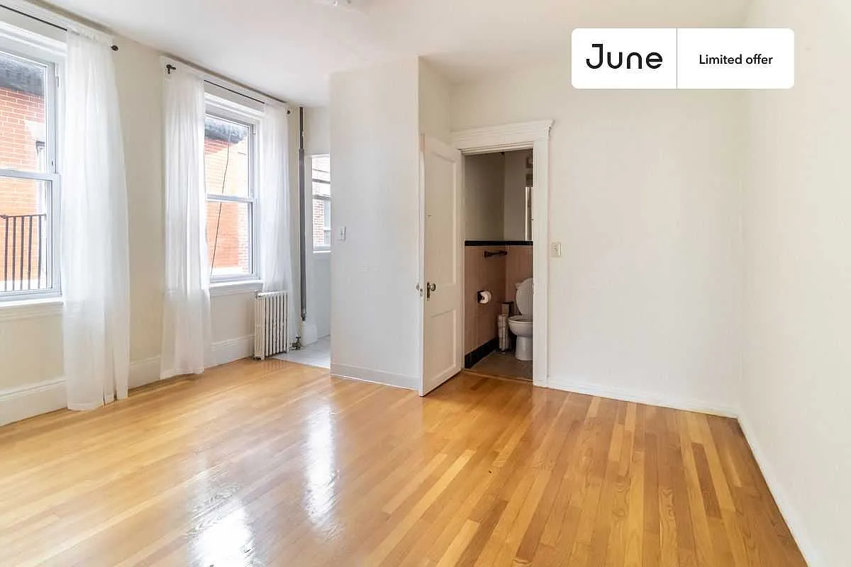1 bed, $2,675 — Photo 4