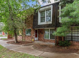 369 Chapel Ridge Dr, Hazelwood, MO 63042