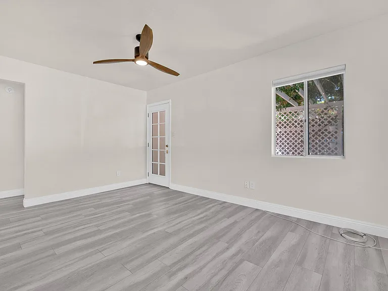 5266 Cass St — Photo 4