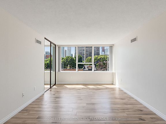 5th image of 45 Carlton St #403