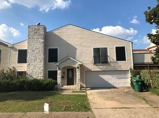 10746 Boardwalk St, Houston, TX 77042