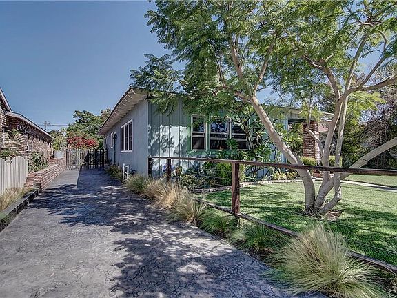 4th image of 360 E 19th St