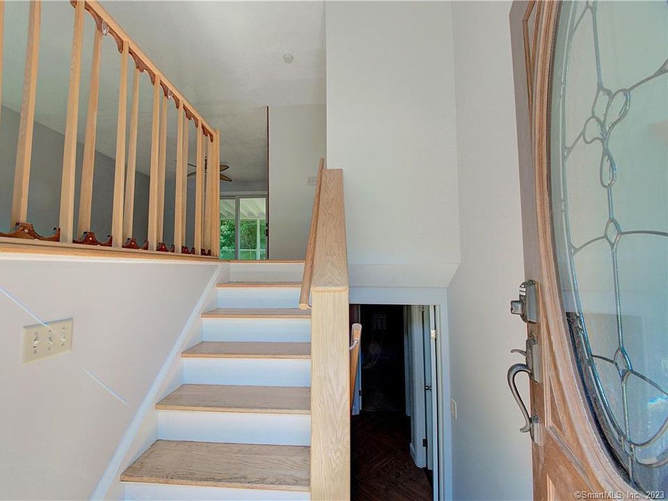 22 Ledgewood Dr Gales Ferry, CT, 06335 Apartments for Rent Zillow