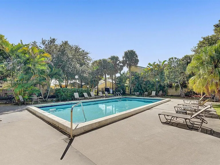 22322 Pineapple Walk Dr — Photo 41