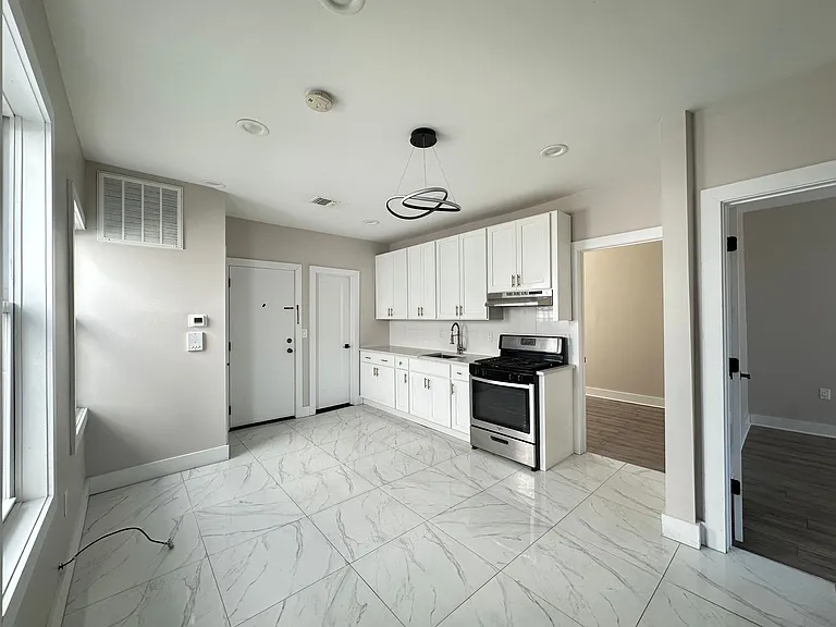 484 Kennedy Blvd #36E — Photo 2