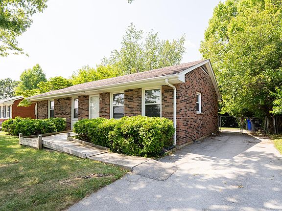 3rd image of 1583 Elston Dr