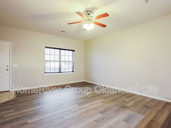 5th image of 2712 Crystal Pine Dr