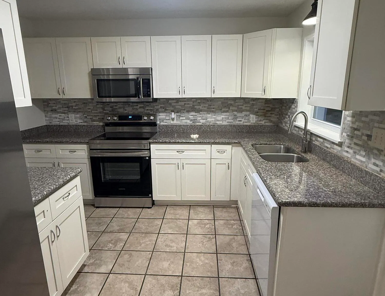 4 bed, 1.0 bath, 1376 sqft, $1,700 — Photo 3