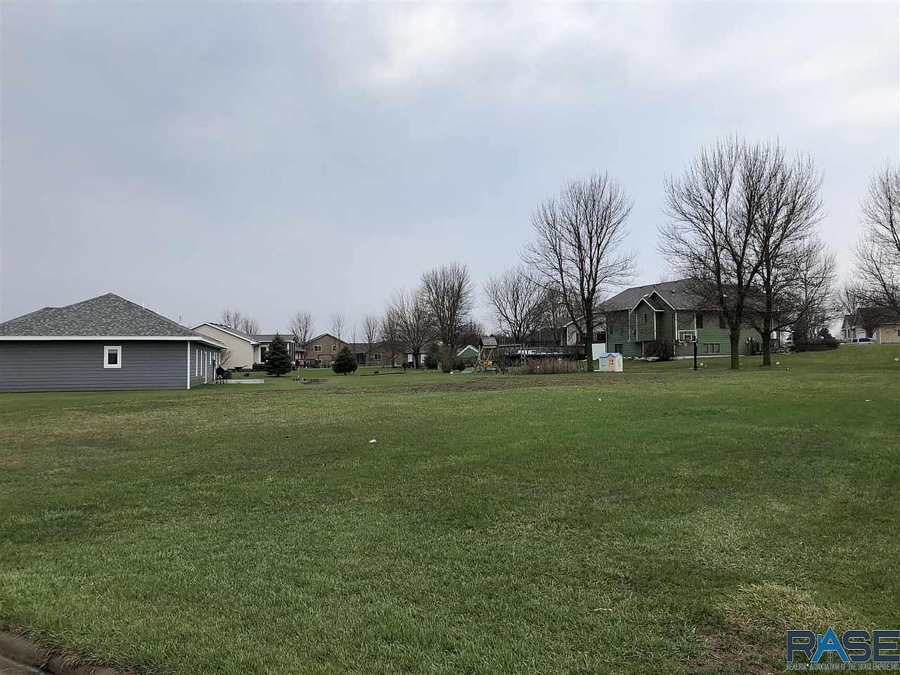 1600 Holiday Dr, Canton, SD 57013 | Zillow