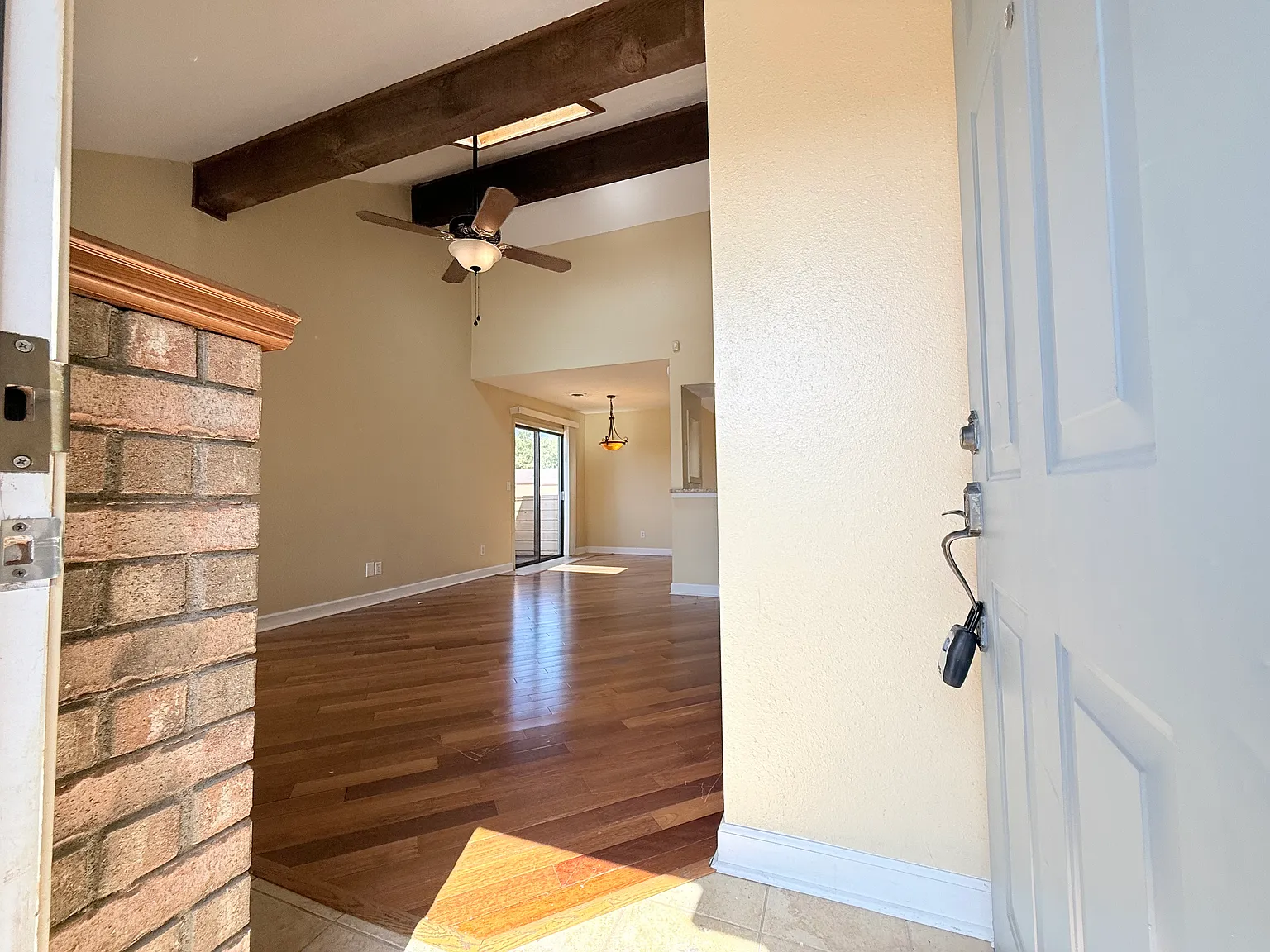 2 bed, 1046 sqft, $1,250 — Photo 3