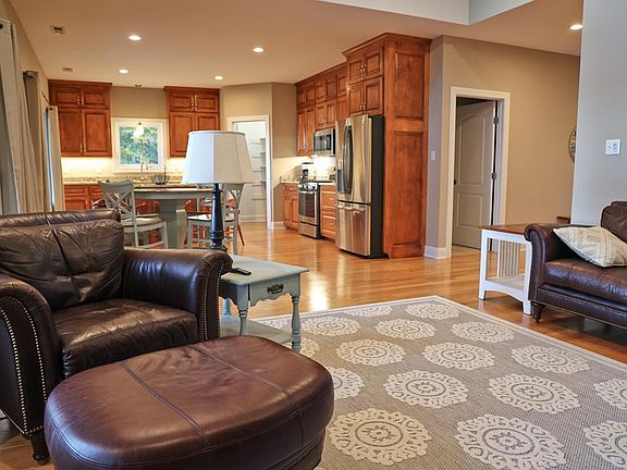 5th image of 221 Starboard Ln #1