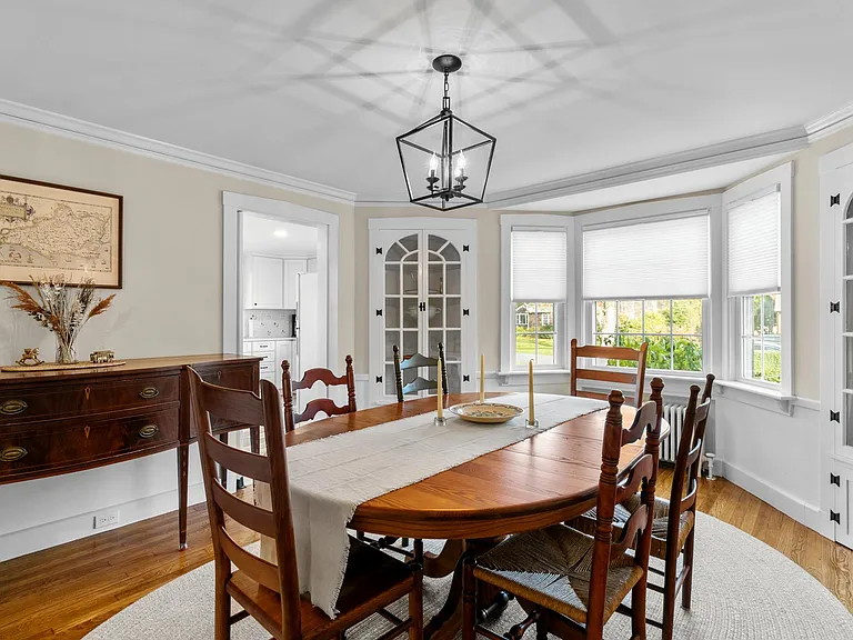 72 Kane Ave — Photo 6