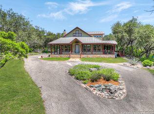 860 Bluff Ridge Ct, New Braunfels, TX 78132