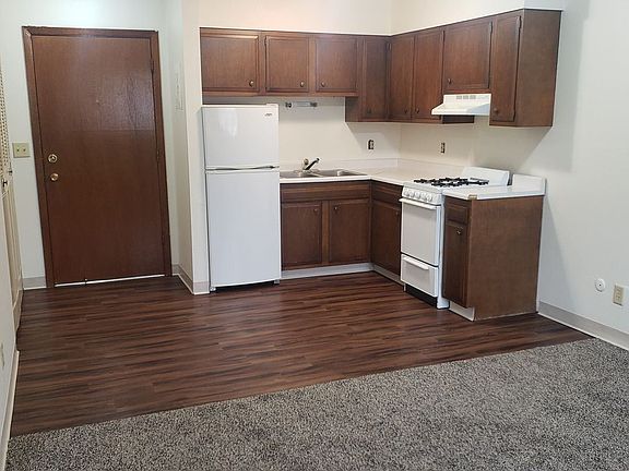 5th image of 503 E Poplar Dr #208