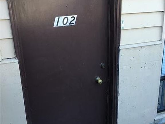 3rd image of 735 SE Ireland St APT 102