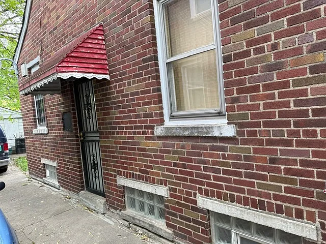 20419 Yonka St — Photo 2