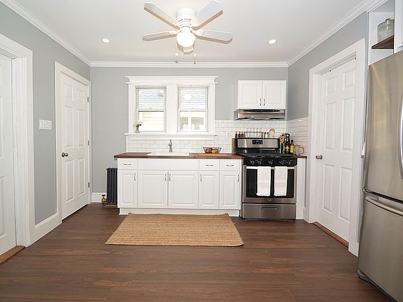 1st Fl Kitchen