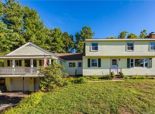 4 Fernwood Ln, Farmington, CT 06032