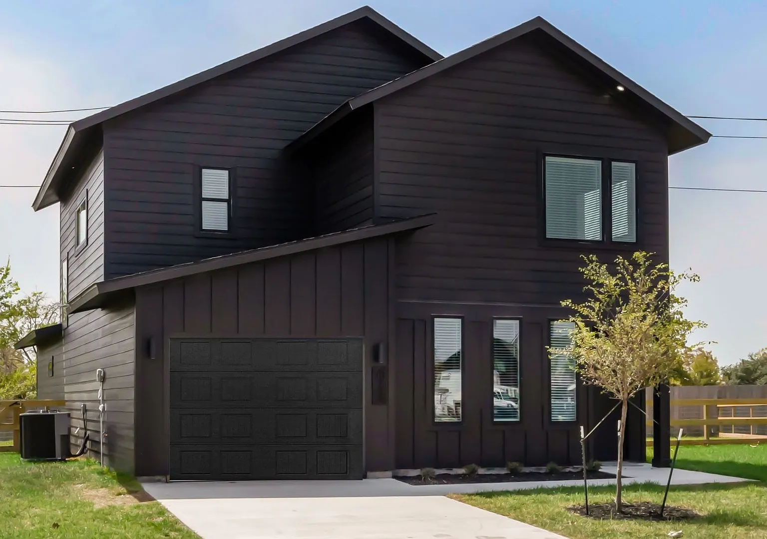 Pre-Lease Fall 2027 Luxury Home In South College Station — Photo 2