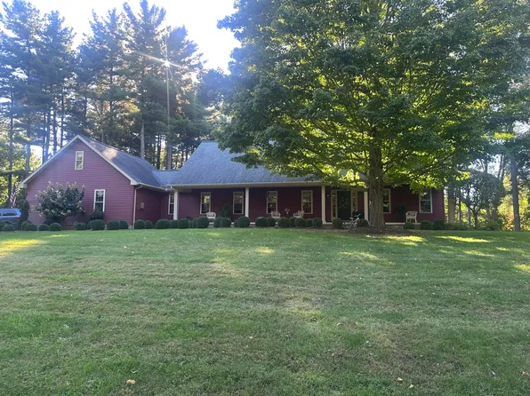 1390 S Lake Pleasant Rd, Hillsdale, MI 49242