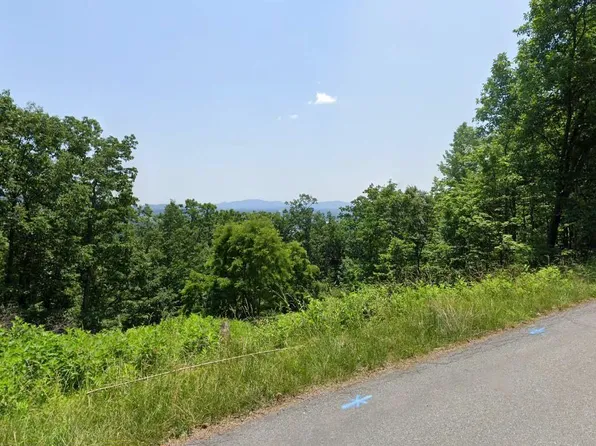 2428 Coachman Dr, Roanoke, VA 24012