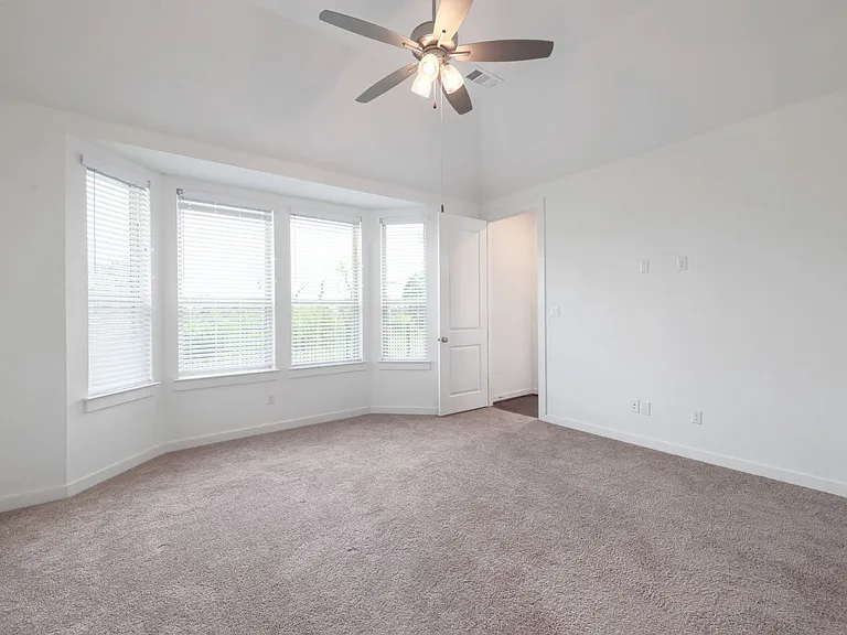 124 Rosebush Dr — Photo 16