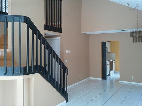 5th image of 60 Willow Cir