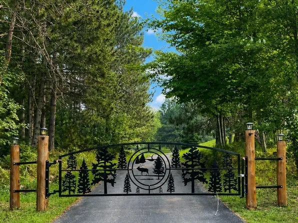 7857 Paige Rd, Bellaire, MI 49615