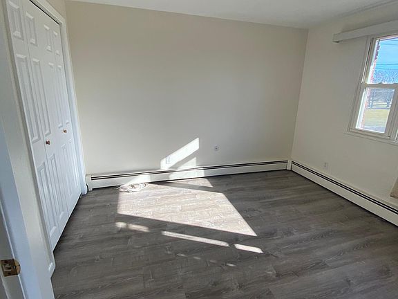 5th image of 264 Mercer St APT 6