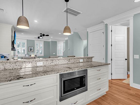 5th image of 979 Warrick Oaks Ln