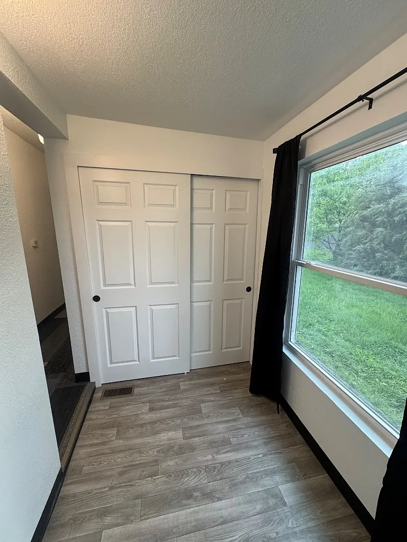Property Photo - 315 W Oakridge Ave