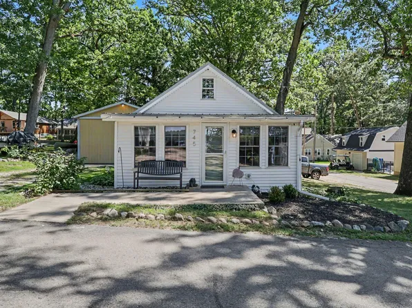 745 Waterfront Dr, Coldwater, MI 49036
