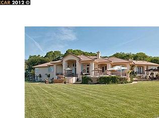 875 Quietwater Rdg, Santa Rosa, CA 95404